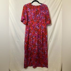 Red Floral Vibrant Maxi dress❤️💖🖤🌸